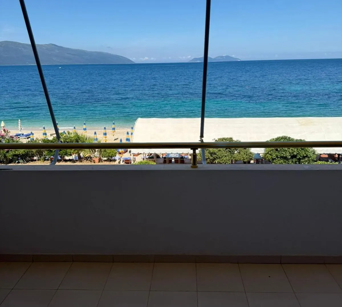 Sunny Beach Jonufer Radhimë